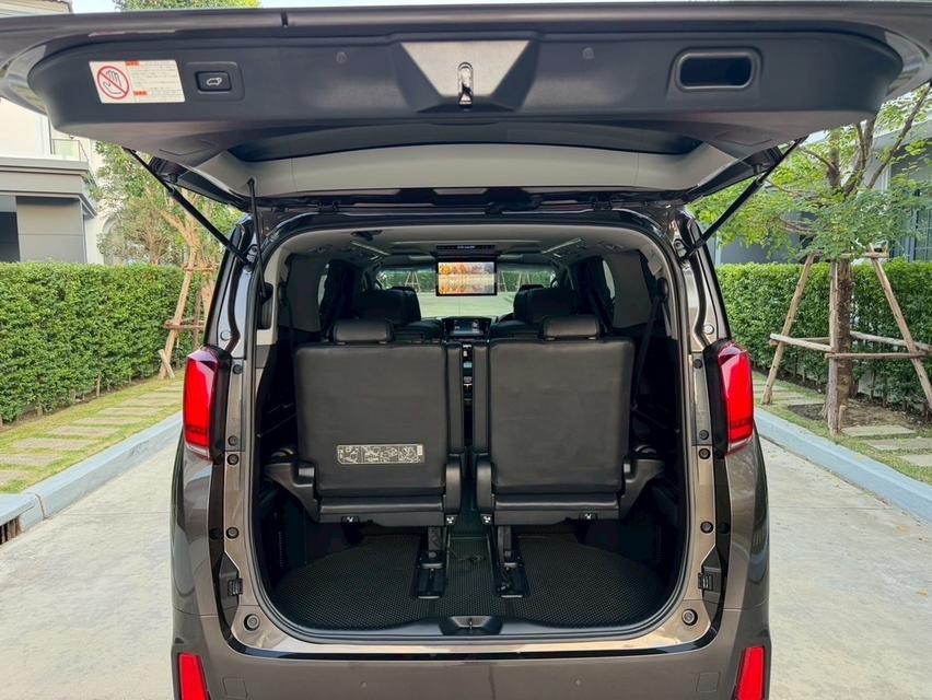 TOYOTA ALPHARD 2.5 SC package 2022มือเดียวป้ายแดง น็อตไม่เคยขยับซักตัว ประวัติศูนย์ (ไม่รวมทะเบียน) รูปที่ 13