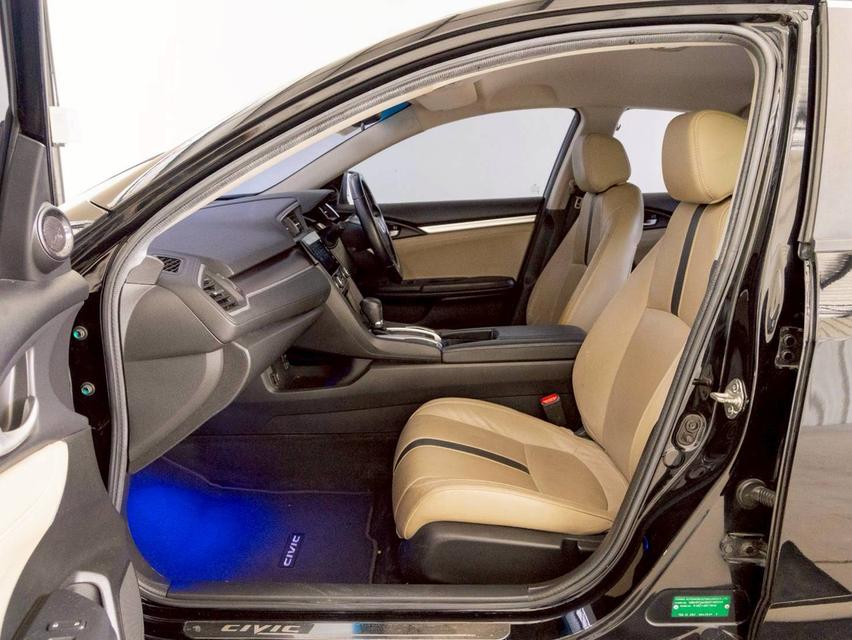 HONDA CIVIC 1.8EL ปีจด 2017 รับประกันหลังการขาย 3 ปี  17