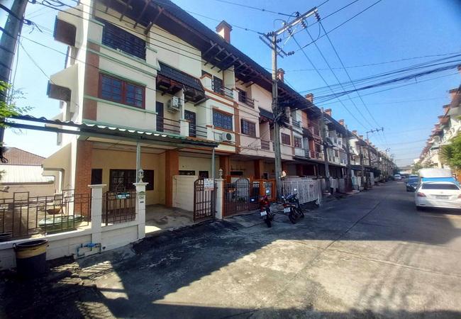 ขายทาวน์เฮ้าส์ หมู่บ้านเกตุนุติการ์เด้น ซอยนวมินทร์ 137 เขตบึงกุ่ม กรุงเทพมหานคร 1