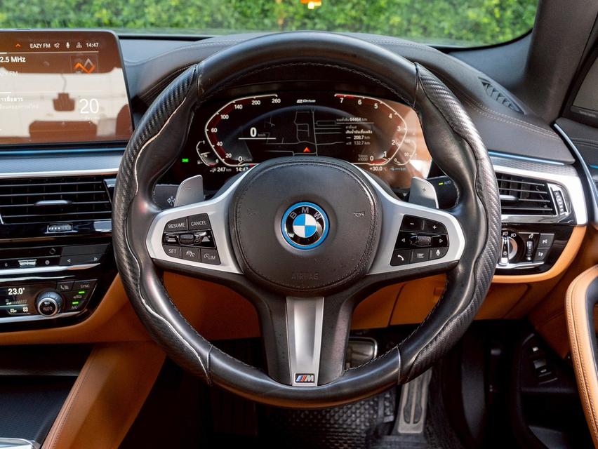รหัสรถ 12AT2324 BMW 530e 2.0 M Sport ( G30 ) LCI ( CDK ) | ปี : 2022 10