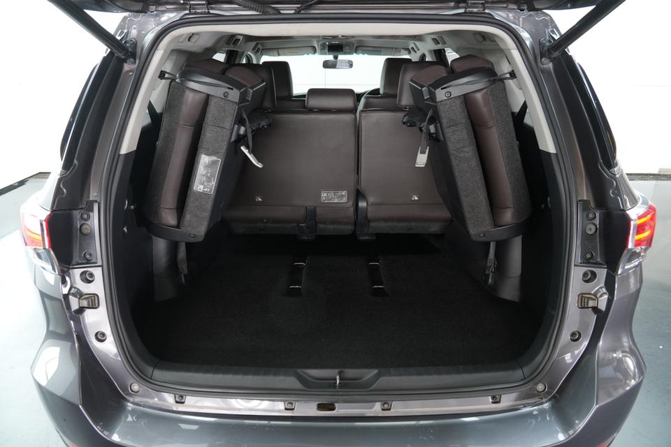 2016 TOYOTA FORTUNER 2.4 V 4WD SUV สีเทา ไมล์ 87553 กม. 7