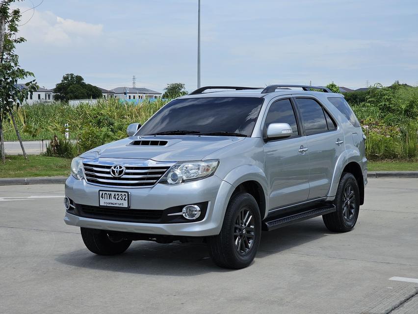 TOYOTA FORTUNER 2.5 V ปี2014 สีเทา 2