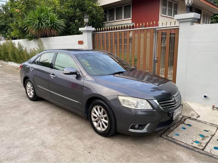 Toyota Camry สีเทา 2