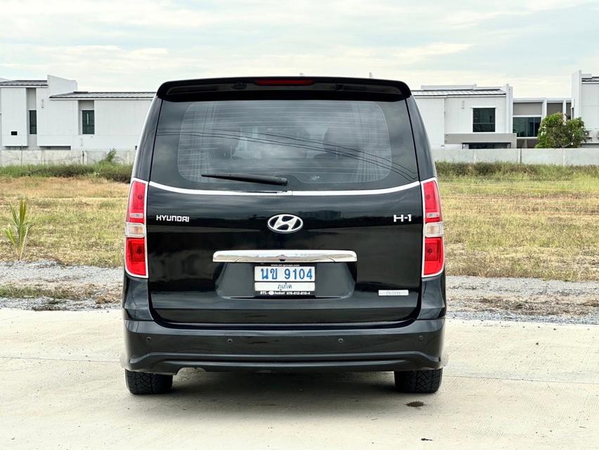 2016 Hyundai h1 5