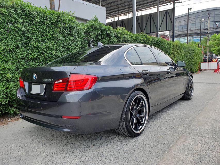 19 BMW 523I HIGHLINE เครื่อง 2.5 ปี 2012 เกียร์ออโต้ TOP สีเทา  4