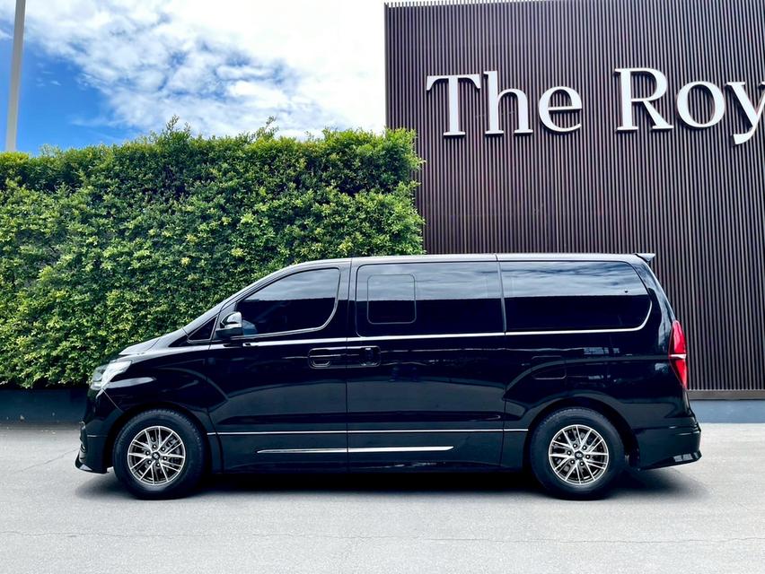 Hyunda H1 2.5 Elite ปี 18 รถสวย สภาพดี