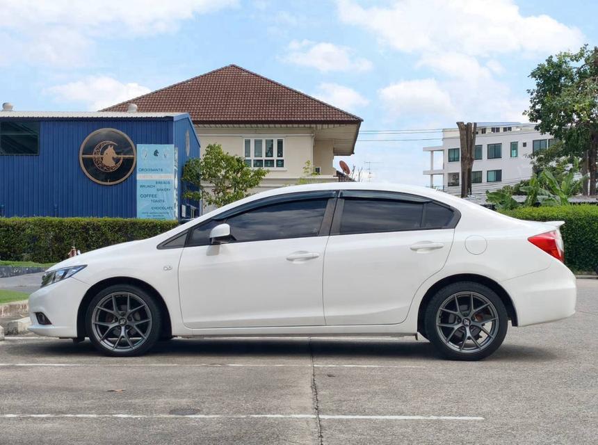 (แจ้งรหัสรถ QT1947) Honda Civic FB 1.8 E เกียร์ Auto สีขาว ปี2013 รูปที่ 5
