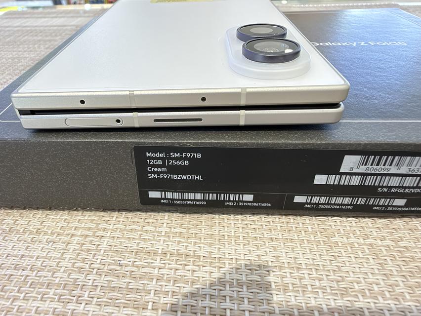 Samsung Fold 8 สีขาวเครื่องสวยมีประกันศูนย์ ผ่อนบัตรประชาชนใบเดียวได้ค่ะ รูปย่อยที่ 3