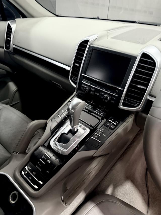 Porsche Cayenne S Hybrid 201317x,xxx KM. รถศูนย์ AAS เปลี่ยนแบตไฮบริดแล้ว รูปที่ 13