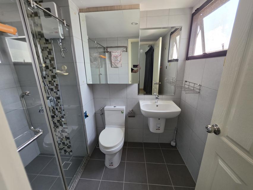 พื้นที่ 62.5 ตร.ม.ชั้น12 ห้องหัวมุม มี 2ห้องนอน 2ห้องน้ำ 12