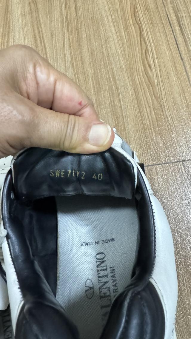 รองเท้าผ้าใบหนัง Valentino รูปที่ 3