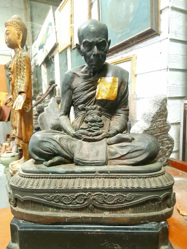 พระบูชา หลวงพ่อตาบ วัดมะขามเรียง หน้าตัก9นิ้ว เนื้อทองเหลือง องค์ใหญ่