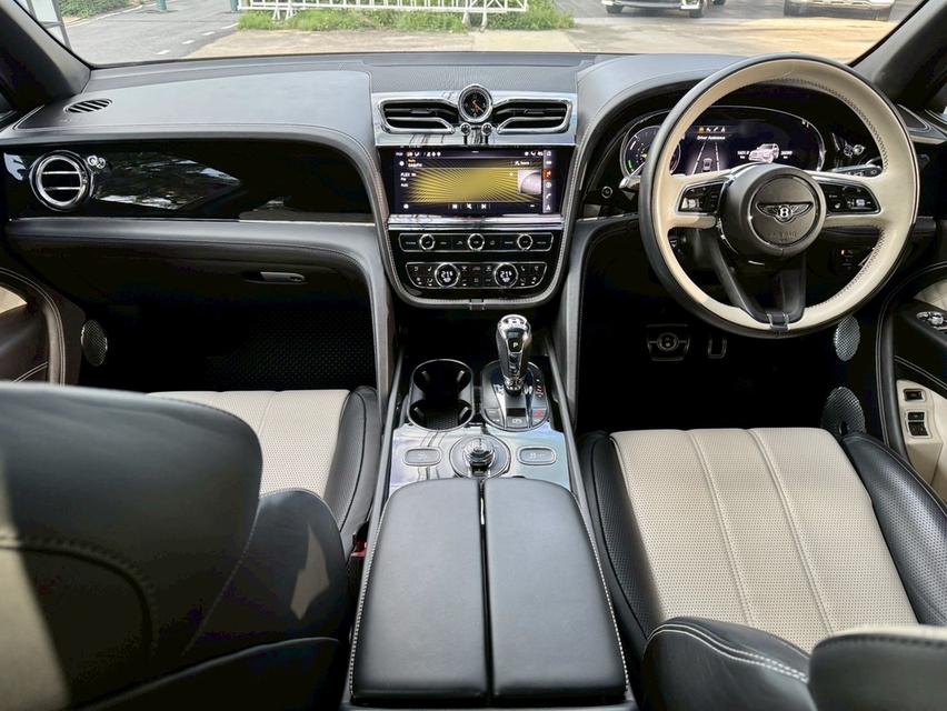 Bentley Bentayga V8 (Full Option) 3