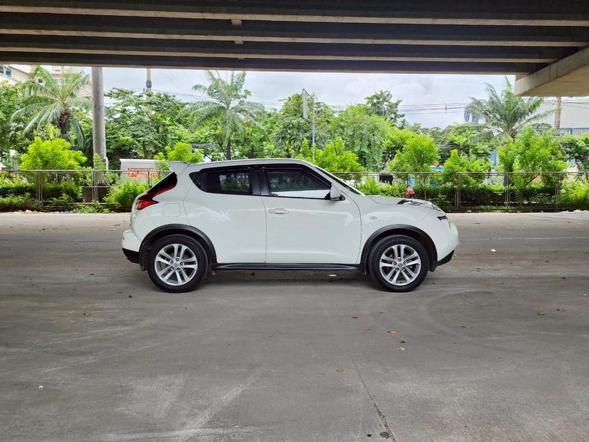 ขายรถ nissan Juke 1.6V ปี 2015 สีขาว เกียร์ออโต้ 8