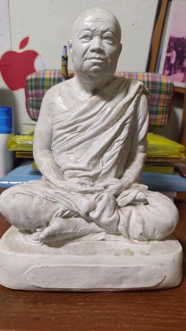 รูปหล่อหลวงปู่ศรี มหาวีโร