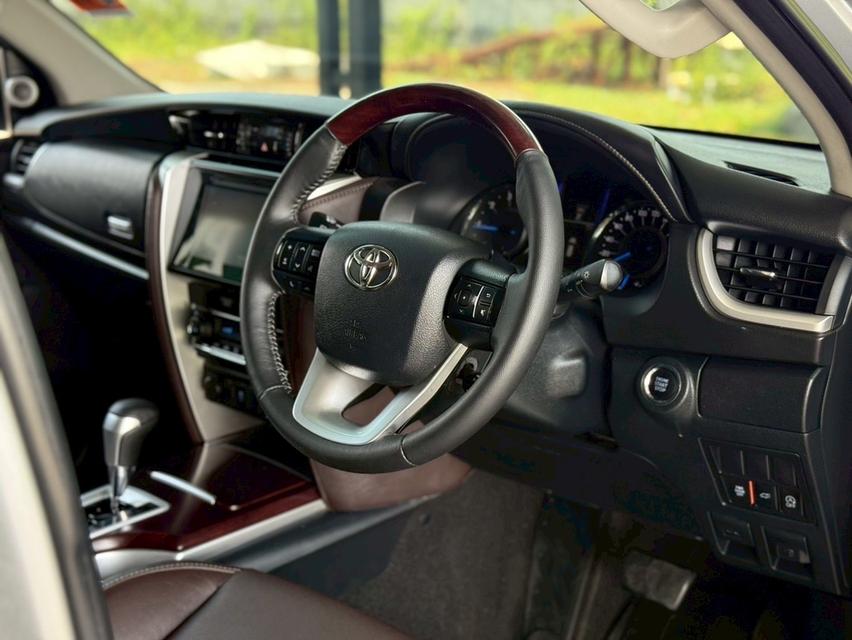 Toyota Fortuner 2.8 ขับ2 2015 จด 16 รูปที่ 11