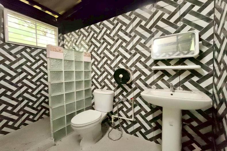 ขาย/เช่า อาคารพาณิชย์ เนื้อที่ 15 ตร.ว. หมู่บ้านขวัญทิพย์ (ซอย 1) (ซอยเพชรเกษม 69), ใกล้เทวาลัยท้าวมหาพรหม ถนนเพชรเกษม แขวงหนองค้างพลู เขตหนองแขม 18