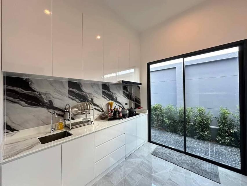 For rent Bibury 1 House 160,000/month 9