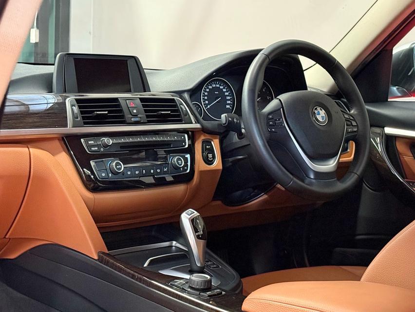 2017 BMW 320D F30 LCI รถมือเดียวป้ายแดง รถออกศูนย์ BMW THAILAND รถวิ่งน้อย เข้าศูนย์ทุกระยะ รถไม่เคยมีอุบัติเหตุครับ รูปที่ 12