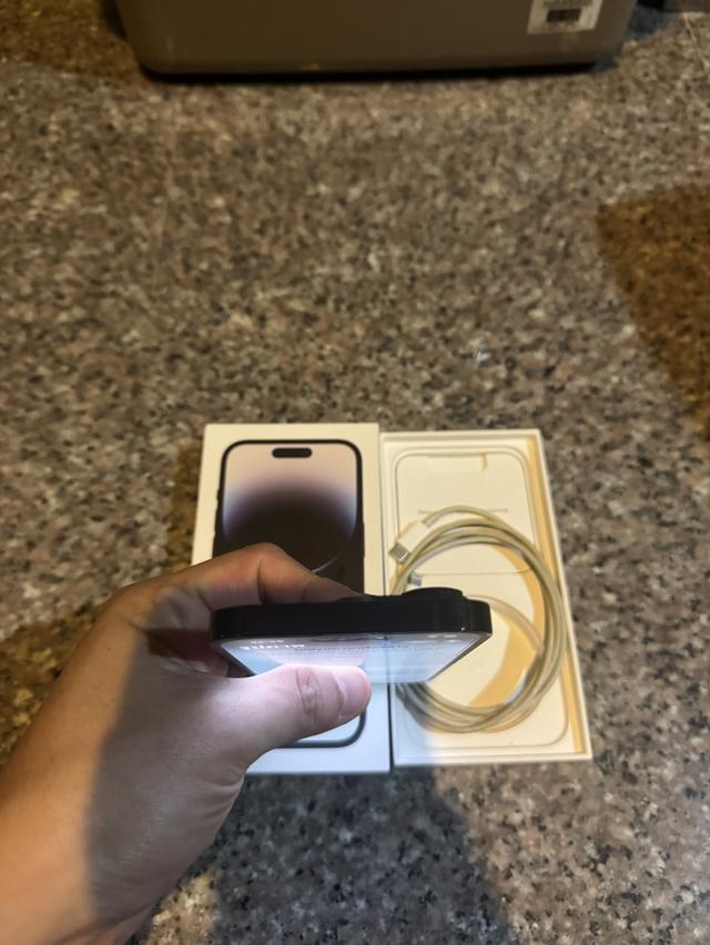 ขายๆๆๆถูกๆๆไอโฟน14ProสีSpace Gray 128กิ๊กยกกล่องอีมี่ตรงสูนTrueใช้งานปกติหมดทุกๆฟังชั่นเครื่องรีสโตได้ตลอดไม่มีติดไอคราว ( เครื่องเดิมๆไม่เคยแกะเลยหาย