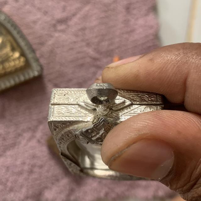 กรอบเงินแท้เก่า ใส่พระะสมเด็จ รูปที่ 6