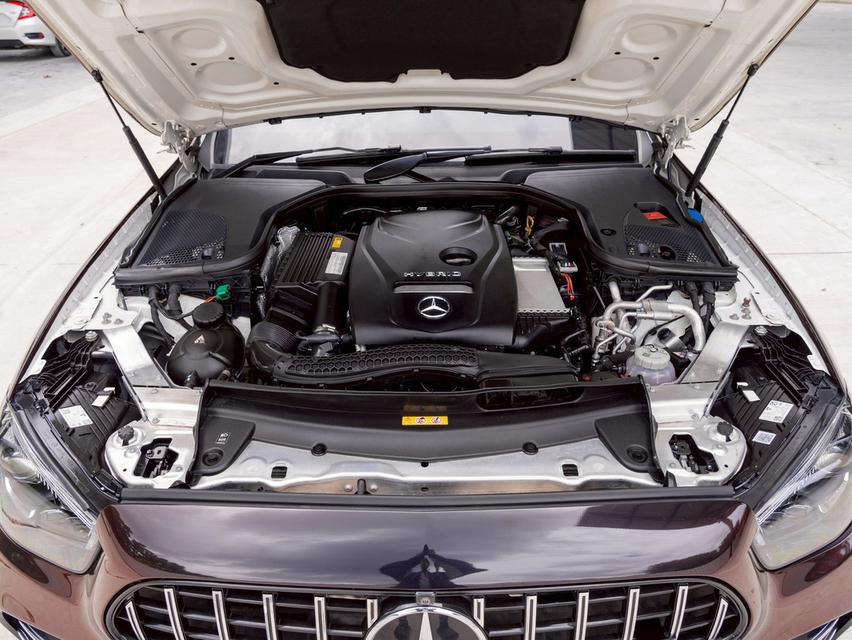 Mercedes-Benz E300e AMG ปี 2021 จด 23 เลขไมล์ 105,000 km.  18