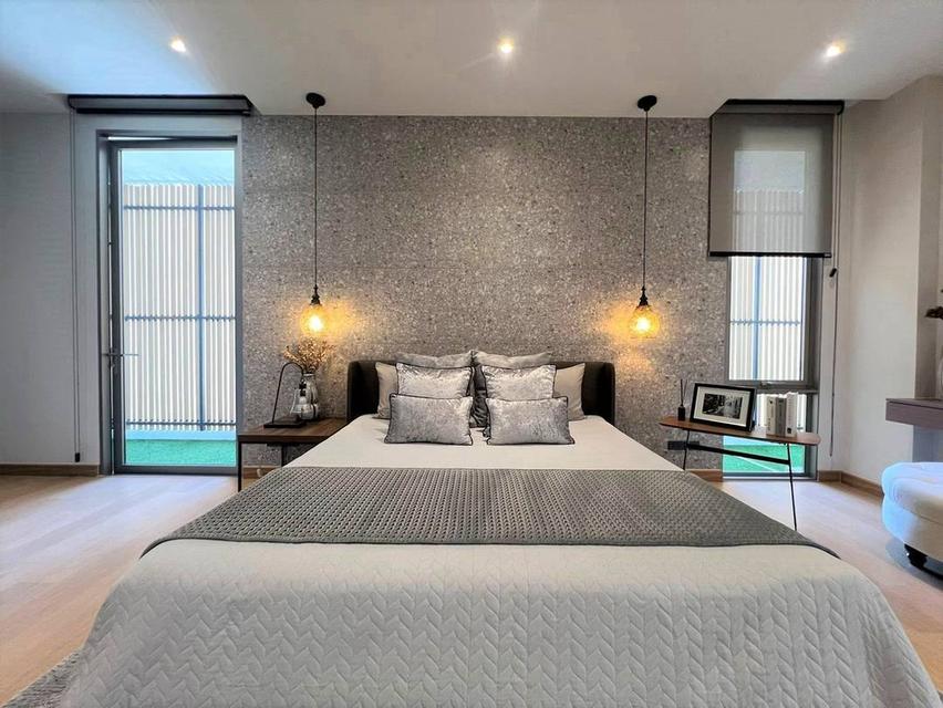 บ้านหรู รามอินทรา พูลวิลล่า กรุงเทพ สระว่ายน้ำส่วนตัว ออกแบบสวย Luxury Pool Villa | Private Resort Living in the City 14