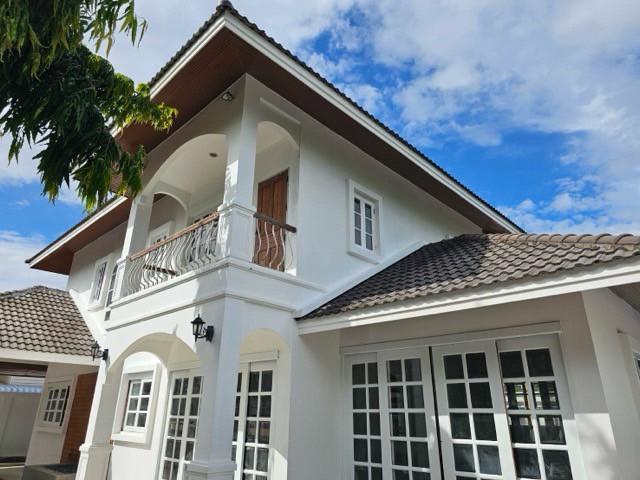 ให้เช่าบ้านเดี่ยวหลังใหญ่ 2 ชั้น หลังมุม รีโนเวทใหม่ ย่านสุขุมวิท อ่อนนุช 24 ใกล้รถไฟฟ้า BTS บางจาก 2