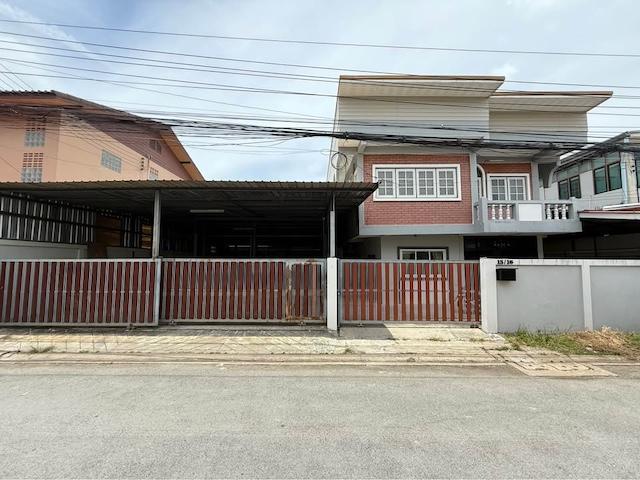 ให้เช่าบ้านเดี่ยว 2 ชั้นพร้อมโกดังบนเนื้อที่ 100 ตรว. นวมินทร์ 42 เดินทางสะดวก ใกล้เลียบด่วน 1