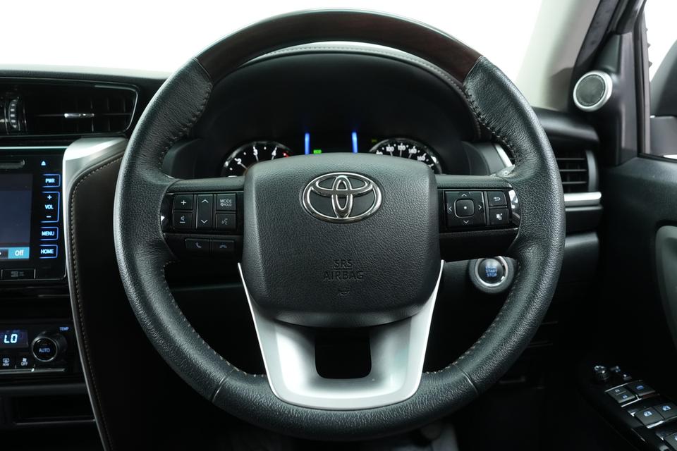 2020 TOYOTA FORTUNER 2.4 V 2WD SUV สีขาว เลขไมล์ 118221 กม. 8