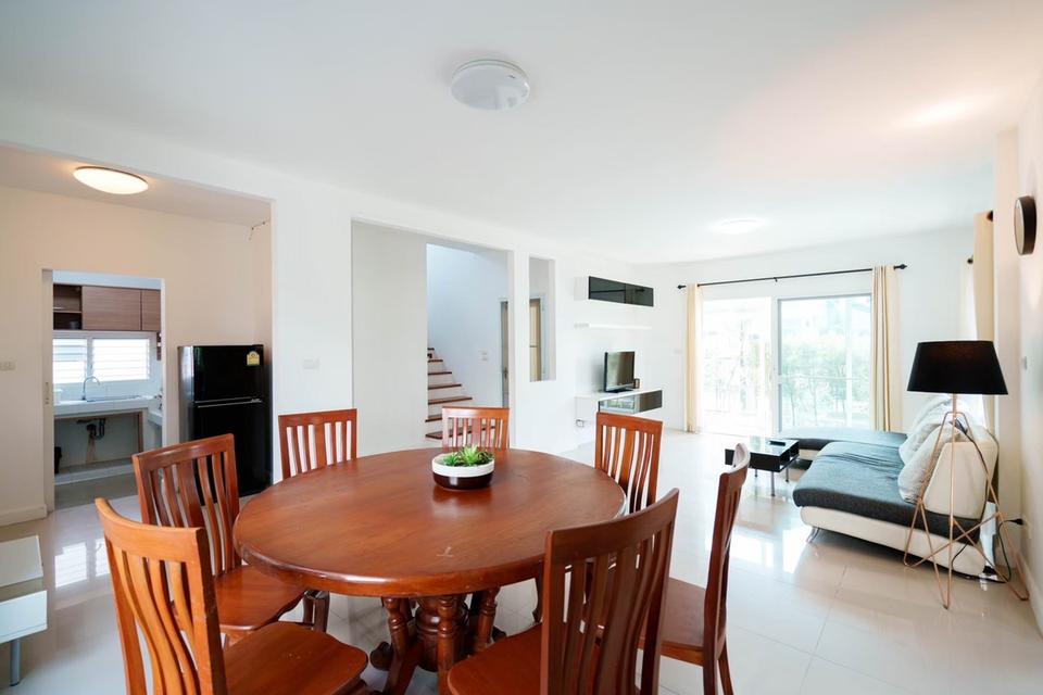 🏡✨ ให้เช่าบ้านเดี่ยวสองชั้นในโครงการ พรั่งพร้อมคลับเฮ้าส์–สระว่ายน้ำ และระบบรักษาความปลอดภัย 24 ชม. อยู่สบายอุ่นใจทุกวัน 11