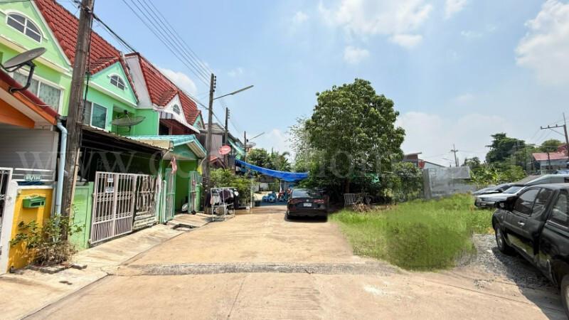 ทาวน์เฮ้าส์ หมู่บ้าน สวิตาเฮ้าส์ (นภา) ซอยวัดเปรมประชา - เวิร์คพอยท์ ปทุมธานี ราคาถูก 13