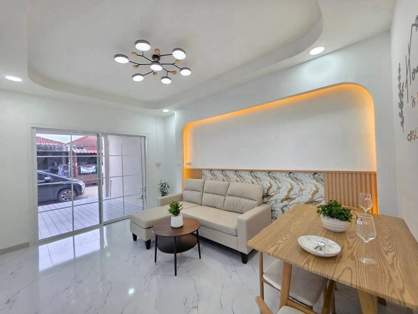 หมู่บ้านพฤกษา3  ถนนวัดลาดปลาดุก บางบัวทอง ทาวน์เฮาส์ชั้นเดียว หลังริม ตกแต่งใหม่พร้อมอยู่ มีระเบียงชั้น 2  รับลม หน้ากว้าง 6 เมตร 6