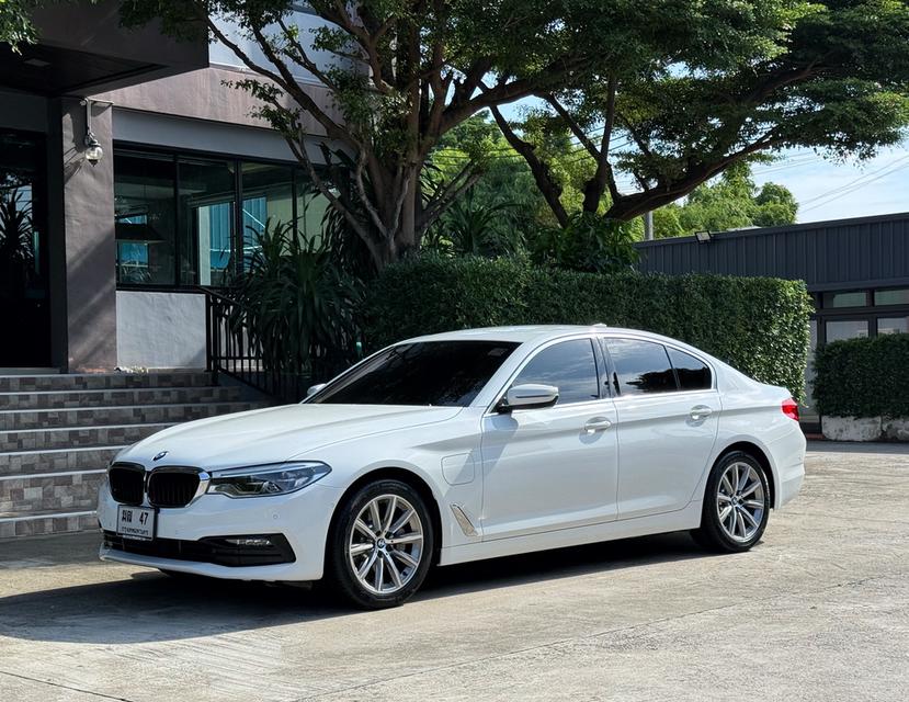 2020 BMW SERIES 5 G30 รถมือเดียวป้ายแดง รถออกศูนย์ BMW THAILAND รถวิ่งน้อยเพียง 80,000 กม เข้าศูนย์ตลอด รถไม่มีอุบัติเหตุครับ รูปย่อยที่ 4