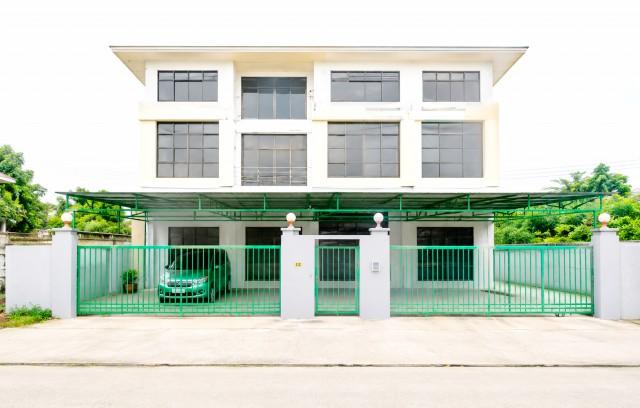 41-51ศ บ้านเดี่ยว 3 ชั้น 9นอน 7น้ำ ใกล้พัฒนาการ เฉลิมพระเกียรติบิ๊กซีสวนหลวง 1.5 กม.85 ตร.ว. 510 ตร.ม. ให้เช่าโฮมออฟฟิ 8