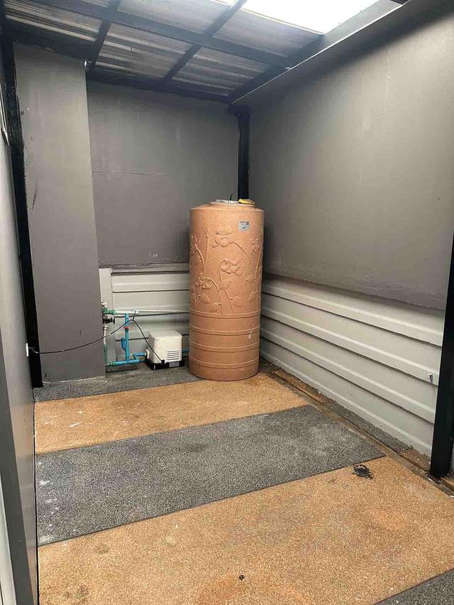 ให้เช่าทาวเฮ้าส์ 2 ชั้น หมู่บ้านยูนิโอทาวน์ ลำลูกกาคลอง4 ใกล้โรงเรียนแย้มสะอาด พื้นที่ 20 ตร.วา 3นอน 2น้ำ 1ครัว จอดรถ1คัน แอร์2ตัว ราคาเช่า 11,000 บ./ 10