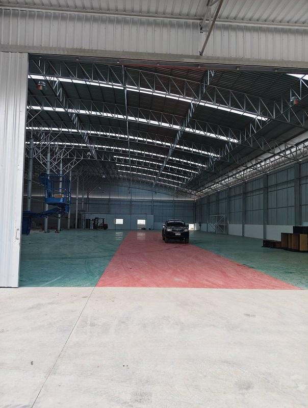 #ให้เช่าโกดังนิคมพัฒนาใกล้BYD ขนาด 2100 ตรม. ขอใบ รง4 ได้ ไฟฟ้า150 kv a น้ำประปา สูง12+9ม. โกดังสร้างใหม่ ล่วงหน้า 1เดือน ประกัน 2เดือน ค่าเช่า 150 บา 1