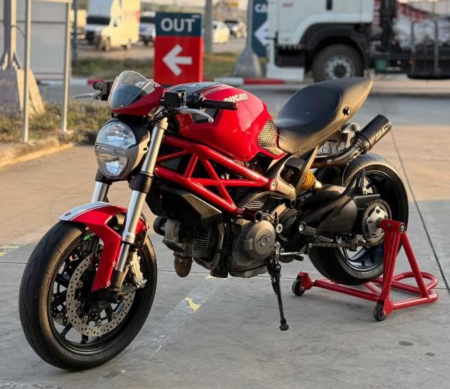 ขาย Ducati Monster 796 สีแดง 6