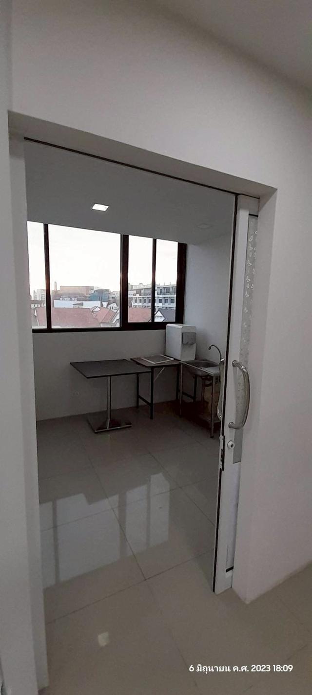 Office for Rent มีหลายแบบหลายขนาด 100-300 ตร.ม. เริ่มต้น 250 บาท/ตร.ม. ใกล้ Central & Lotus 1