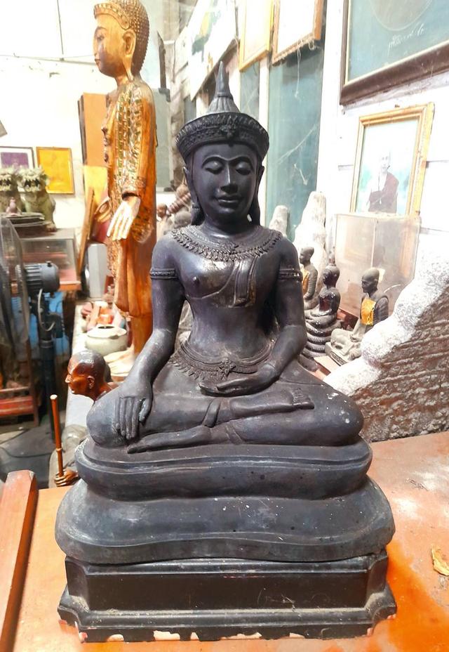 พระพุทธรูปทรงเครื่อง ลพบุรี พระชัย พระบูชาศิลปะลพบุรี หน้าตัก9นิ้ว เนื้อทองเหลือง