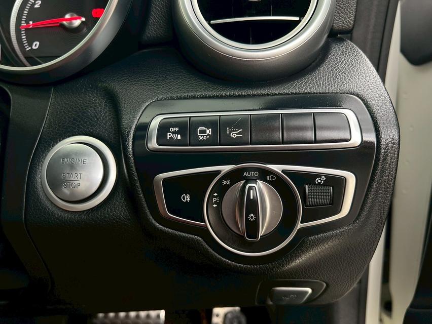 MERCEDES BENZ C250 COUPE AMG 2018 จด 2019 เป็นรถสปอร์ตหรูที่เน้นบุคลิกที่สปอร์ตและโฉบเฉี่ยว รูปที่ 14
