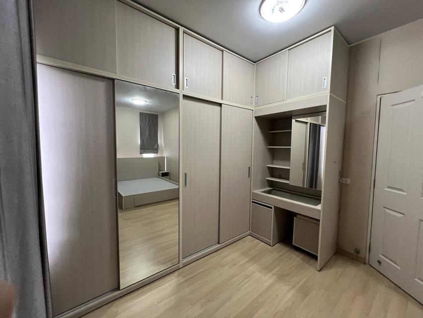 THE VILLAGE KM 8บางนา 4นอน2น้่ำ 28 ตารางวา ทิศใต้เลขมงคล 17