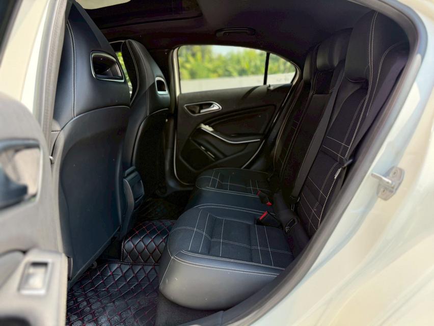 BENZ A-CLASS A180 ปี 2014 โฉม W176 ปี12-19 10