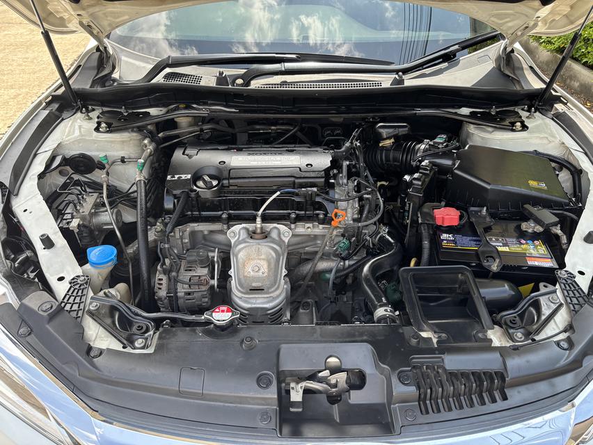 Honda Accord ปี16 2.4 Navi