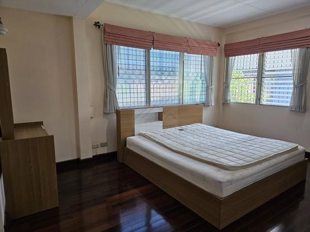 ให้เช่าบ้านเดี่ยว 2 ชั้น 160 ตร.ม. 3 ห้องนอน สงบ ร่มรื่น ส่วนตัว ใกล้ตลาดราชวัตร ใกล้โรงเรียนสามเสนวิทยาลัย 6