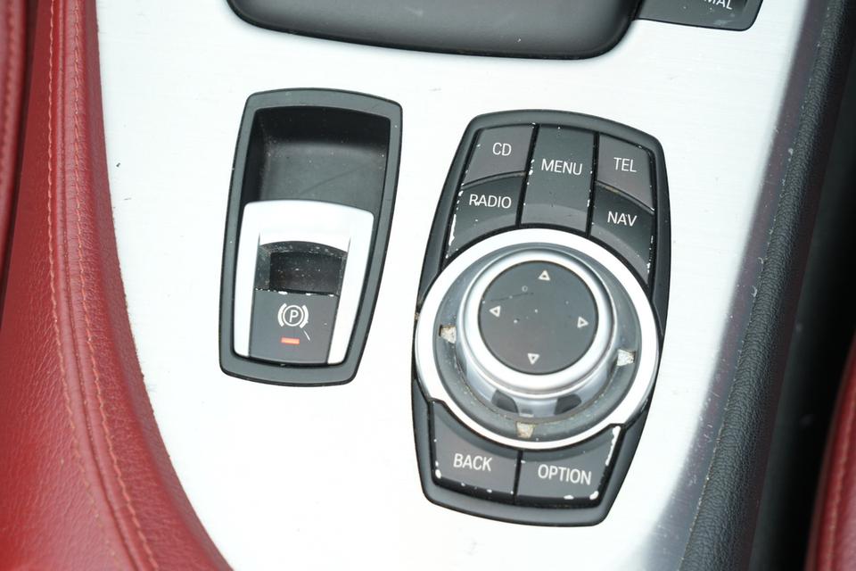 BMW Z4 sDrive23i 2.5 RHD สีขาว รูปที่ 10