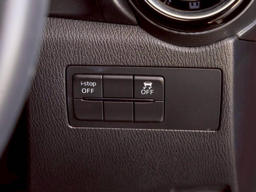 Mazda 2 1.3 High connect ปี จด 2018 รถสวย 9