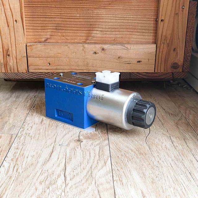 โซลินอยด์วาล์วไฮดรอลิค HYTEK 4WE10 Series รูปที่ 2