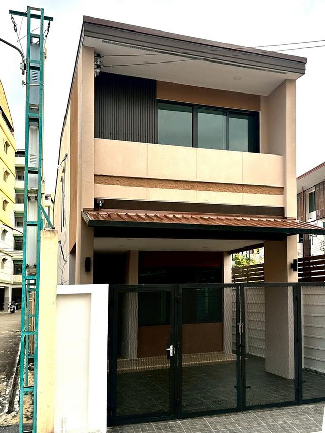 ขายบ้านเดี่ยว 2 ชั้น สร้างใหม่ ทำเลทองแจ้งวัฒนะ-ปากเกร็ด เดินไปห้างได้ ใกล้รถไฟฟ้า 2