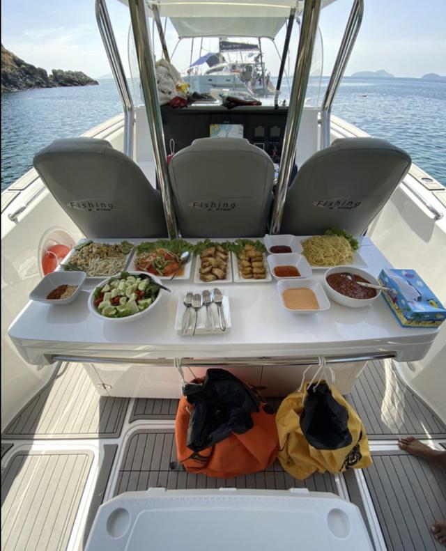 ขายเรือ LUXURY SPEED BOAT RAPTOR 375 SOLARIUM 3